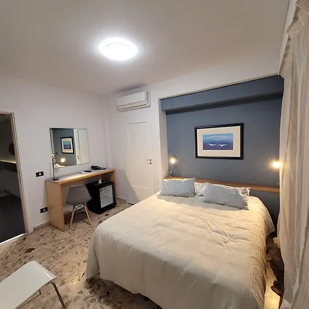 Mare Nostrum Petit Hotel